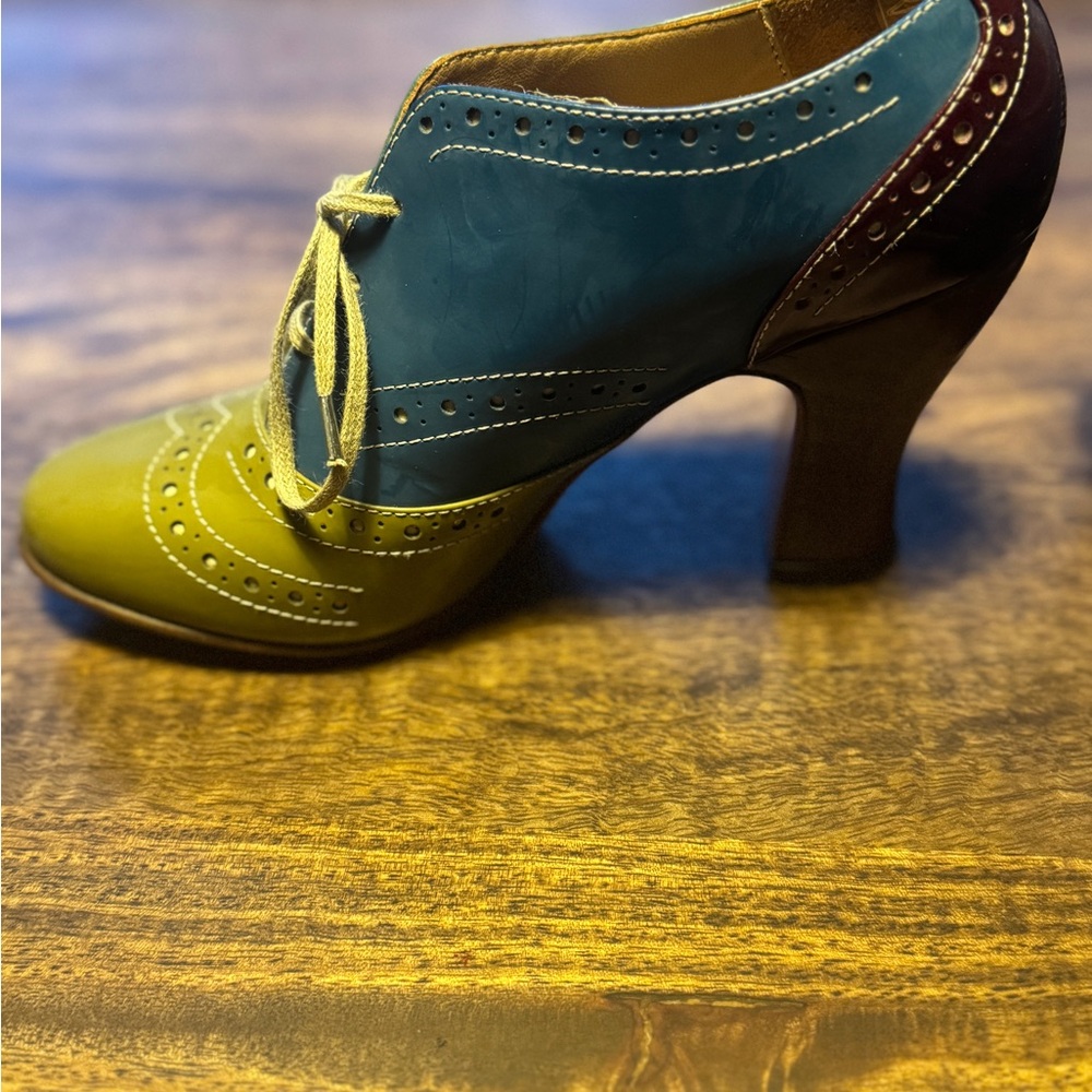 John Fluevog Green, Teal & Brown Wingtip Lace-Up Heels